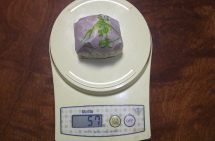 もなかの重量５７ｇ